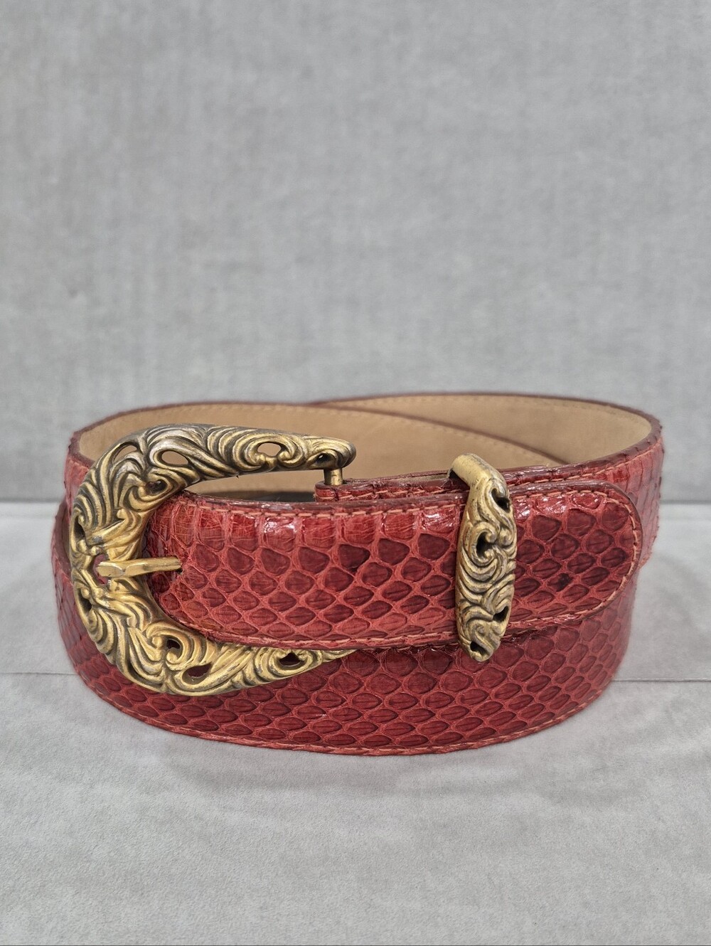 Carlisle Genuine Snakeskin belt women's Lg red ornate goldtone buckle and keeper